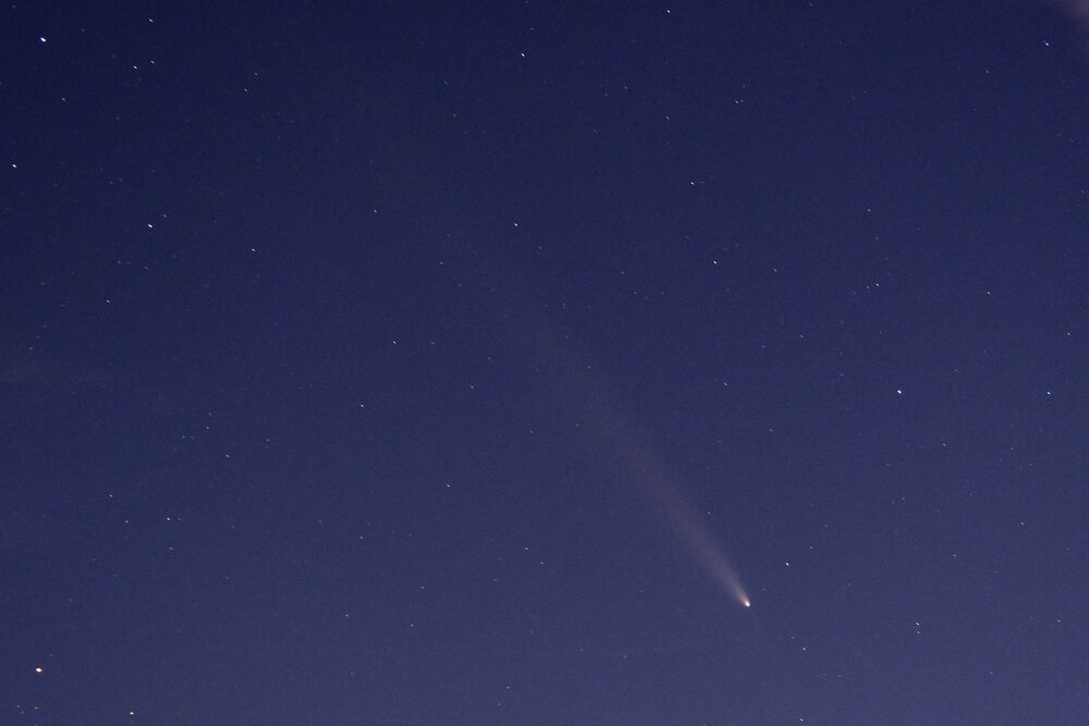 Ein weiteres spektakuläres Nachtphänomen zeigte sich Mitte Oktober. In Richtung Westen stand der Komet Tsuchinshan-Atlas gut sichtbar am Abendhimmel - am 17.10. in Zetzwil AG aufgenommen.